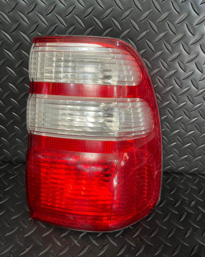 إصطب خلفي يمين تويوتا لاندكروزر 2000 spare part - تويوتا for لاندكروزر