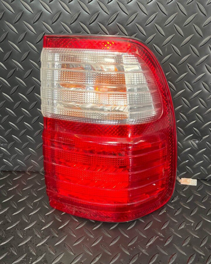 إصطب خلفي يمين طرف جيب لكزس 2001 spare part - لكزس for LX