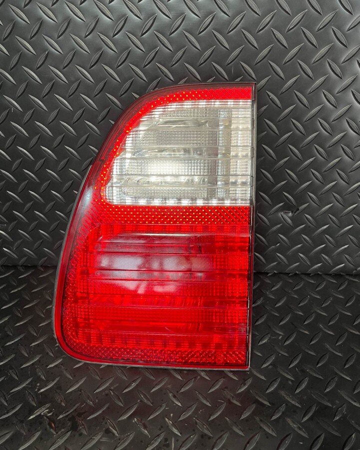 إصطب خلفي يمين وسط جيب لكزس 2001 spare part - لكزس for LX