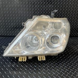 شمعات نيسان باترول بلاتينيوم ٢٠١٣ يسار