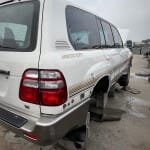 علبة فيوزات مكينة  تويوتا لاندكروزر 2006