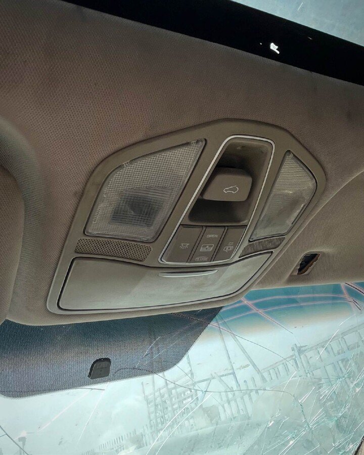 لمبة سقف أمامية  هونداي سانتا في 2016 spare part - هونداي for سانتا في